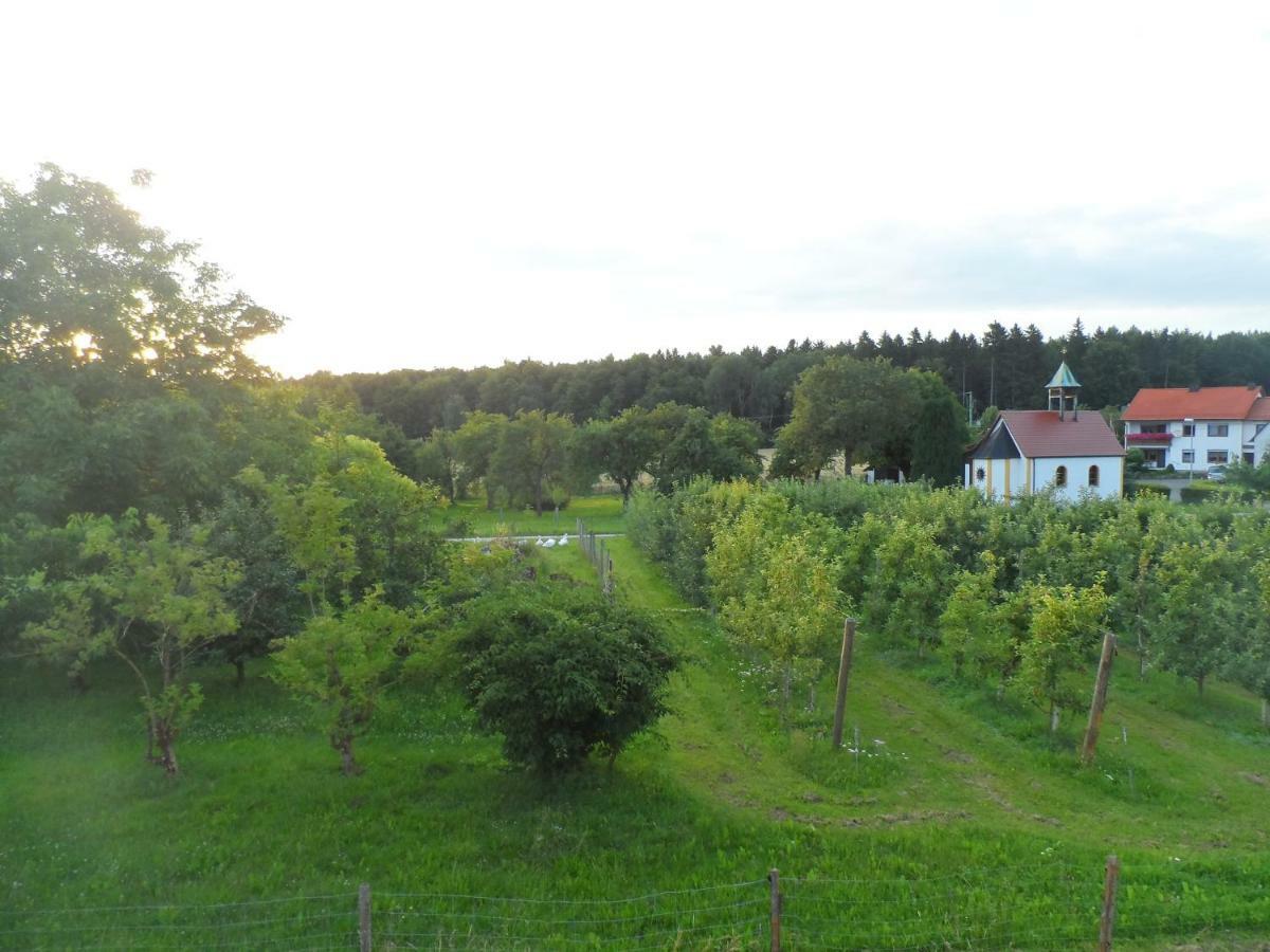 Pension Am Kirschgarten Goessweinstein Exterior foto